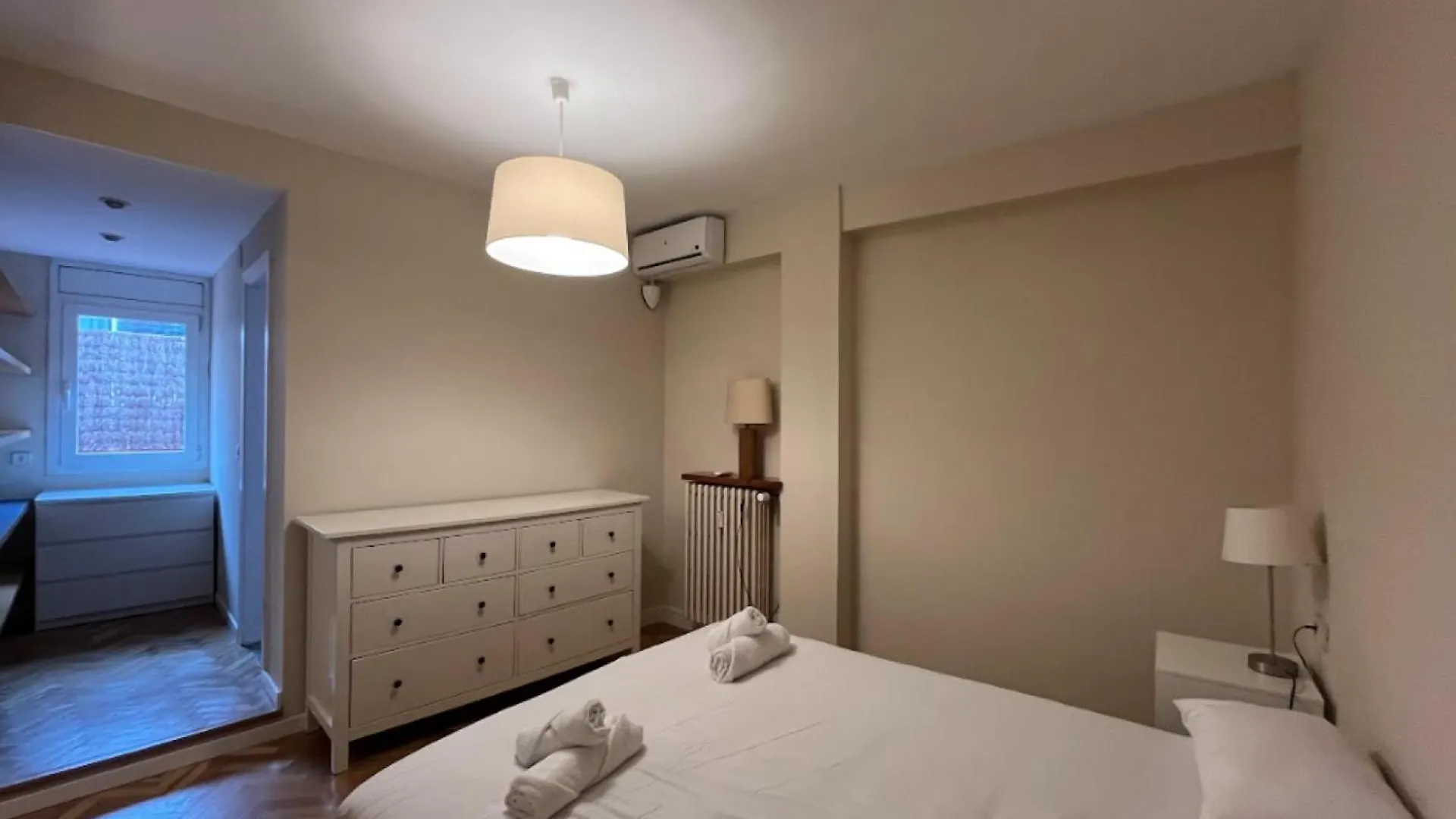 A2Ba - Atico Con Terraza En Sant Gervasi 0*, Barcelona Spanyolország